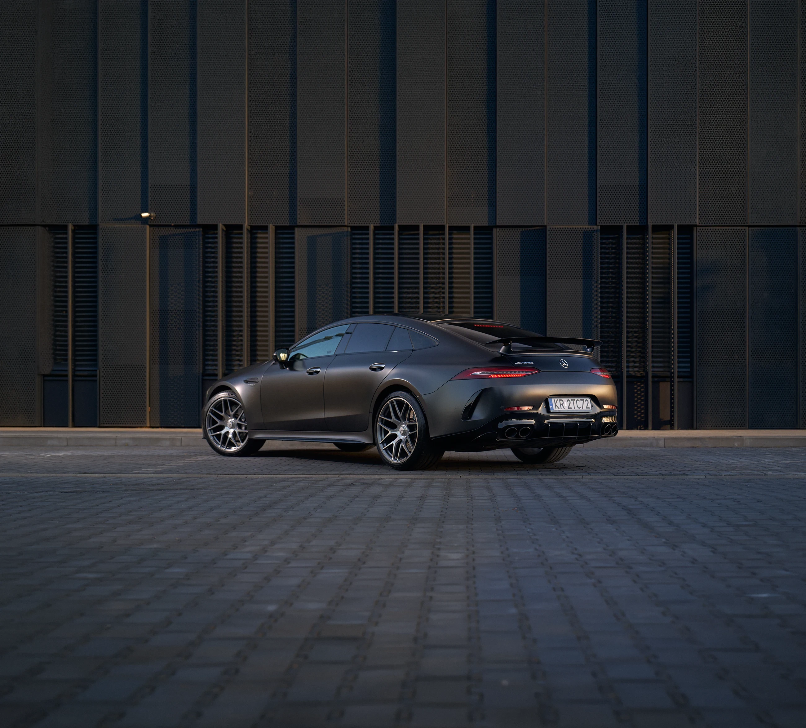 Zdjęcia samochodu na sprzedaż - tył 3-4